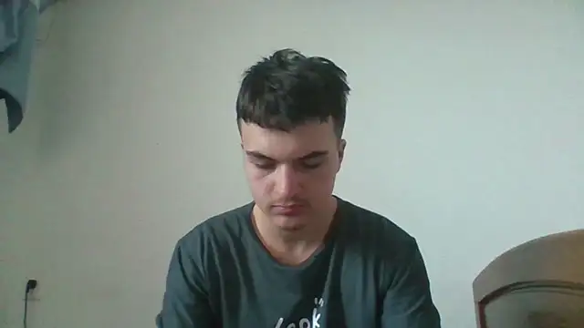 Snapshot of MrPine19 chatting on February 22, 4:24 am MrPine19 online show from February 22, 4:24 am