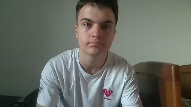 Snapshot of MrPine19 chatting on February 27, 8:47 am MrPine19 online show from February 27, 8:47 am