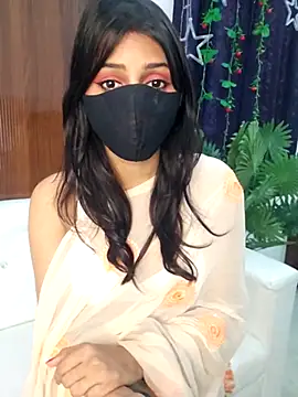 Snapshot of KavyaCurves chatting on February 6, 11:02 am KavyaCurves online show from February 6, 11:02 am