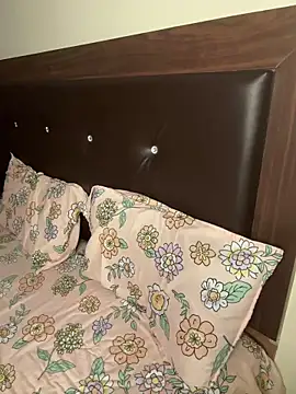 Snapshot of KavyaCurves chatting on February 27, 3:23 pm KavyaCurves online show from February 27, 3:23 pm