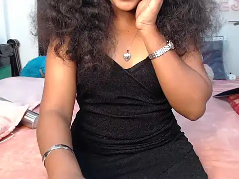 Snapshot of VixenNandhu chatting on July 3, 10:32 am VixenNandhu online show from July 3, 10:32 am