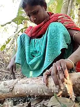 Snapshot of Sweet-runi chatting on February 10, 10:19 am Sweet-runi online show from February 10, 10:19 am