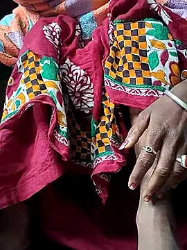 Snapshot of Sweet-runi chatting on February 19, 1:56 am Sweet-runi online show from February 19, 1:56 am