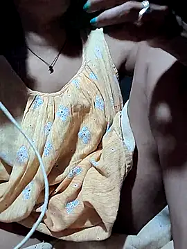 Sweet-runi online show from April 12, 2:00 pm