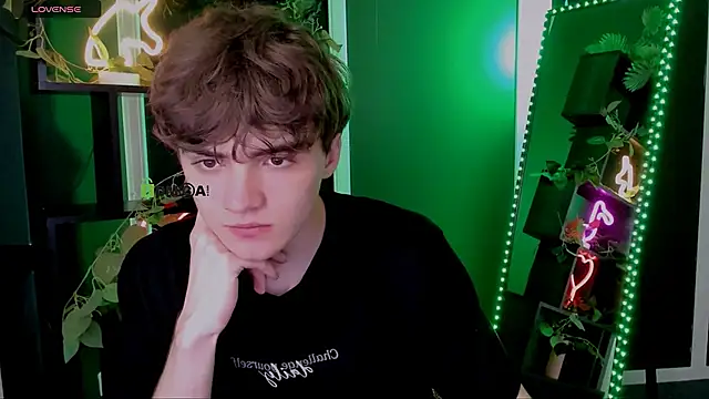 emil lucky online show from April 28, 6:35 pm