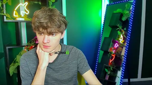 emil lucky online show from April 29, 6:47 pm