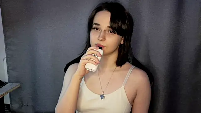 Snapshot of PureSofia chatting on February 13, 1:40 pm PureSofia online show from February 13, 1:40 pm