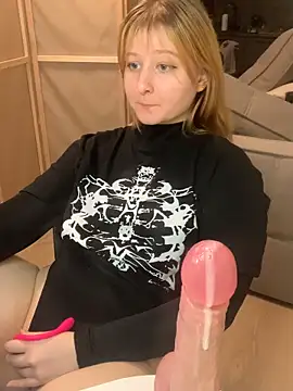 Snapshot of MargoPinky1 chatting on June 15, 7:27 pm MargoPinky1 online show from June 15, 7:27 pm