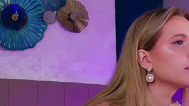 Snapshot of Beckie_White chatting on February 26, 8:41 pm Beckie White online show from February 26, 8:41 pm