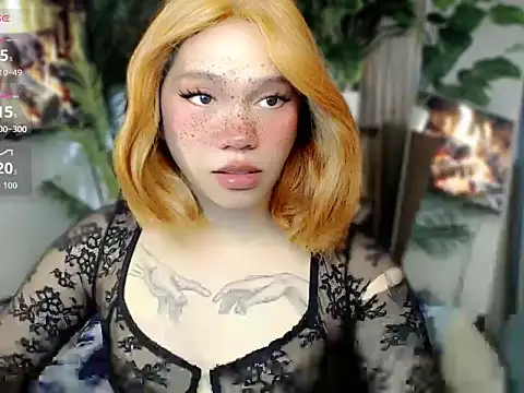 Kelly Mckinney online show from February 6, 8:40 am