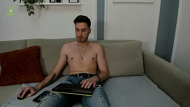 Harvey Wiliams online show from February 18, 6:42 am