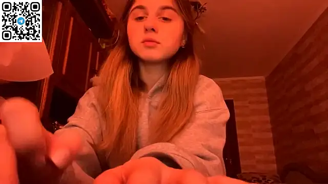 Snapshot of LovelySilk_63 chatting on February 20, 8:38 am LovelySilk 63 online show from February 20, 8:38 am