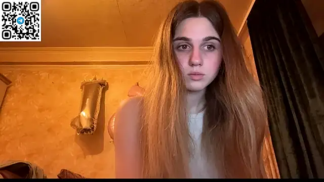 Snapshot of LovelySilk_63 chatting on May 20, 6:36 pm LovelySilk 63 online show from May 20, 6:36 pm