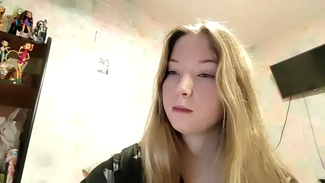 TiaBIanks online show from February 14, 1:46 am