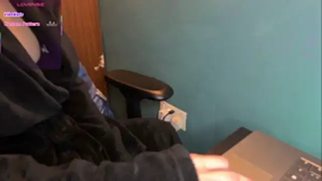 Snapshot of JadeAlexis403 chatting on February 15, 10:28 pm JadeAlexis403 online show from February 15, 10:28 pm