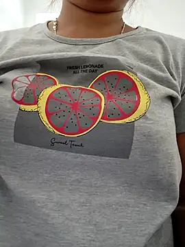 Fantasy Queen94 online show from February 9, 3:10 am