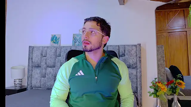 Snapshot of NICK_MOSS_ chatting on February 13, 10:55 am NICK MOSS online show from February 13, 10:55 am