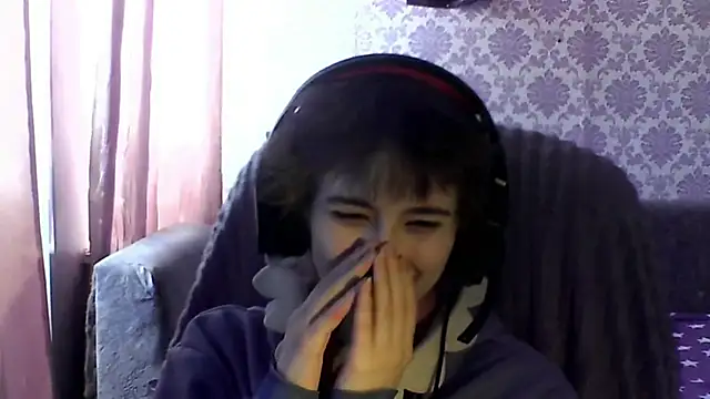 Snapshot of Angels_corner chatting on February 15, 5:59 am Angels corner online show from February 15, 5:59 am