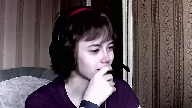 Snapshot of Angels_corner chatting on March 3, 8:42 am Angels corner online show from March 3, 8:42 am