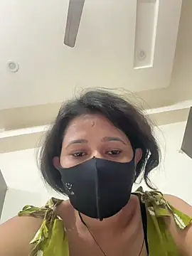 raavigirl online show from February 28, 9:21 am