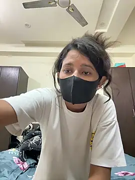 raavigirl online show from March 23, 10:30 am