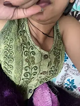 Snapshot of raavigirl chatting on July 7, 7:51 pm raavigirl online show from July 7, 7:51 pm