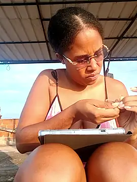 Snapshot of Monique_Mulberry2 chatting on February 9, 10:36 pm Monique Mulberry2 online show from February 9, 10:36 pm