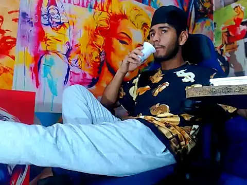 warmNoah online show from March 17, 7:06 pm