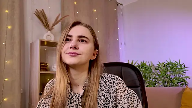 Snapshot of Erica_Grace chatting on February 16, 6:09 am Erica Grace online show from February 16, 6:09 am