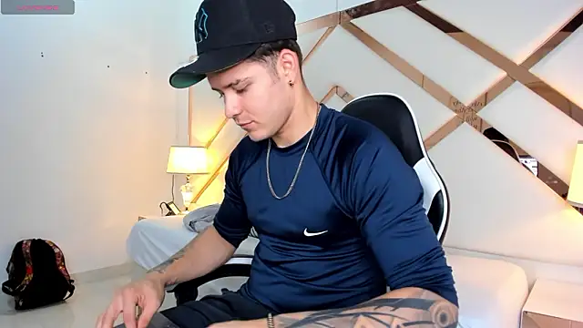 rayan linxx online show from February 19, 6:59 pm