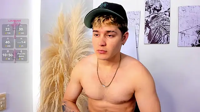 rayan linxx online show from March 26, 7:52 pm