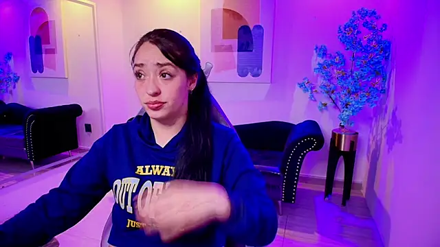 Alanna  scott online show from April 1, 3:40 am