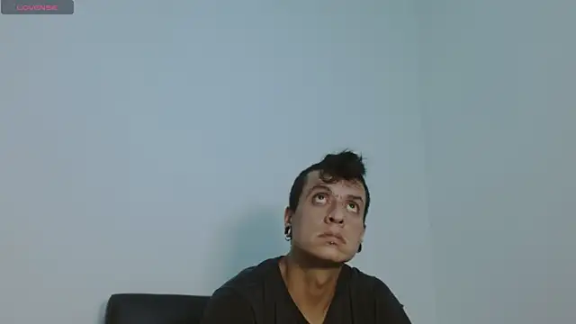 Snapshot of SkinnyDevil12 chatting on February 15, 3:25 am SkinnyDevil12 online show from February 15, 3:25 am