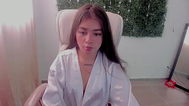 Snapshot of Brunnettee_1 chatting on July 12, 4:53 pm Brunnettee 1 online show from July 12, 4:53 pm