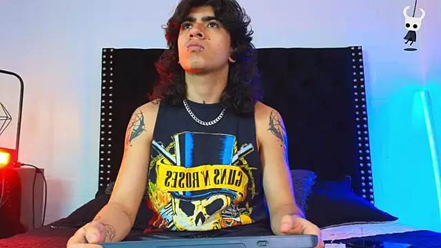 Snapshot of Axell_Kussh chatting on February 14, 2:47 pm Axell Kussh online show from February 14, 2:47 pm