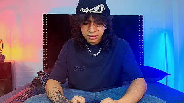 Snapshot of Axell_Kussh chatting on February 21, 12:39 pm Axell Kussh online show from February 21, 12:39 pm