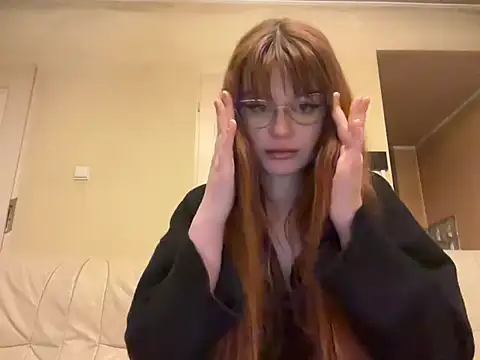 Snapshot of Sophiirose chatting on February 10, 5:28 pm Sophiirose online show from February 10, 5:28 pm