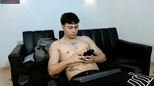 Philip Jons online show from April 6, 9:05 pm