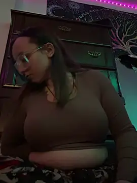 Snapshot of mommynxttie chatting on March 2, 9:16 am mommynxttie online show from March 2, 9:16 am