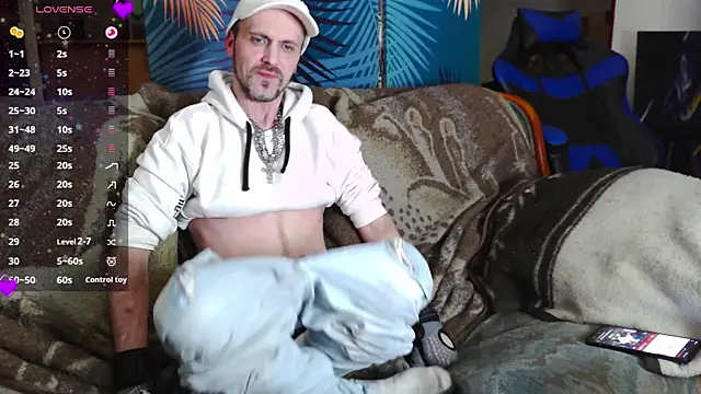 SwatRocShy online show from February 9, 9:08 pm