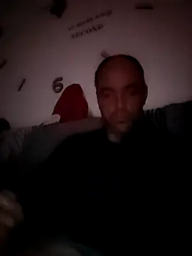 Snapshot of circott chatting on February 8, 8:01 pm circott online show from February 8, 8:01 pm