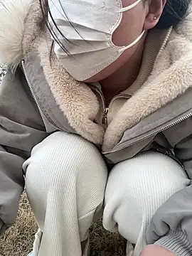 yiyiyi-6666 online show from March 14, 8:42 am