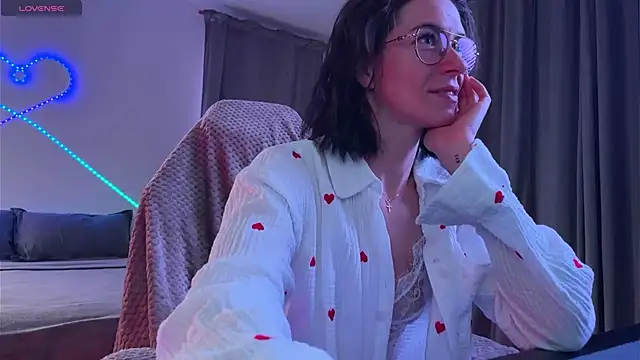 Snapshot of Katy_Kar chatting on February 17, 8:48 pm Katy Kar online show from February 17, 8:48 pm