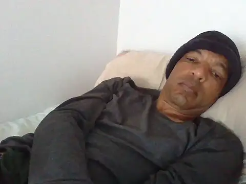 Snapshot of lavelle26 chatting on February 15, 7:51 am lavelle26 online show from February 15, 7:51 am