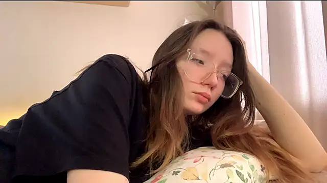 LakendraNoren online show from February 8, 6:06 am