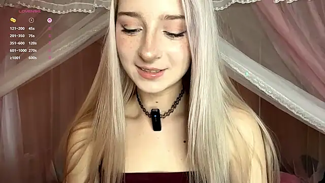 Snapshot of EvaQT chatting on February 28, 8:26 am EvaQT online show from February 28, 8:26 am