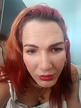 Snapshot of Lulu_de_cuba chatting on February 12, 7:31 pm Lulu de cuba online show from February 12, 7:31 pm
