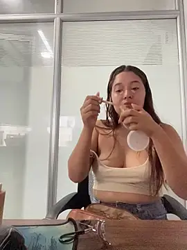 Emily Harpeer online show from April 2, 11:30 am