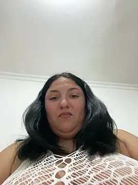 Snapshot of Amber_Sinn chatting on June 19, 7:17 pm Amber Sinn online show from June 19, 7:17 pm