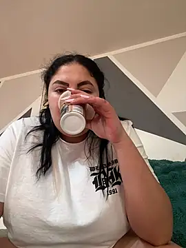 Snapshot of Amber_Sinn chatting on July 15, 4:18 am Amber Sinn online show from July 15, 4:18 am